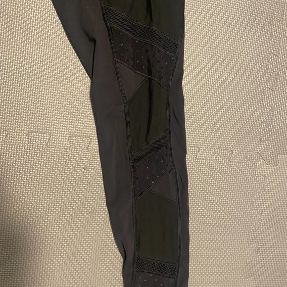 Lululmon Just Breath Mesh Leggings - Picture 6 of 7